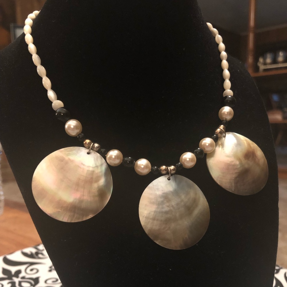 Shell necklace - Picture 6 of 6